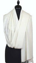 Pashmina blanc cassé en cachemire et soie pour mariage