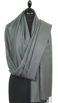 Pashmina gris anthracite en cachemire et soie